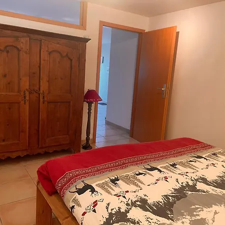 Apartment De Cry